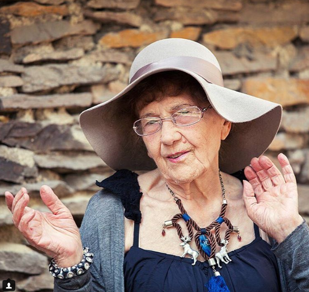 Ռուս տատիկն 90 տարեկանում դարձել է Ինսթագրամի աստղ (լուսանկարներ)