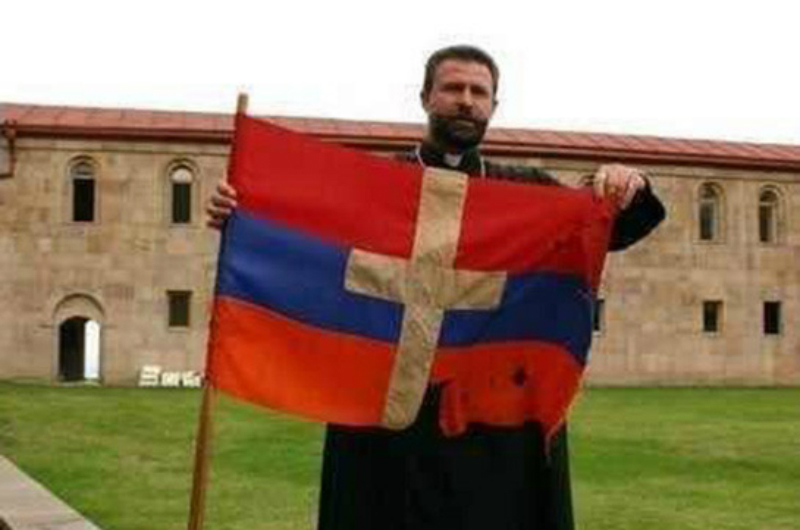 Ազատագրված Շուշի մտած առաջին հայկական դրոշը