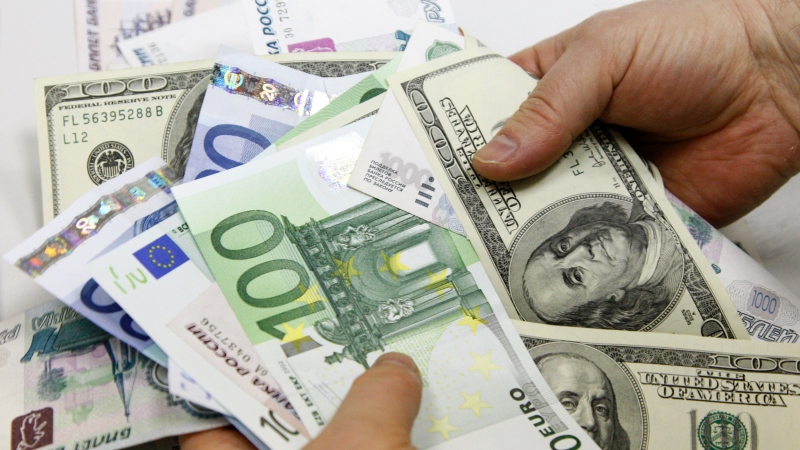Դոլարի ու եվրոյի փոխարժեքը զգալի նվազել է․ ԿԲ