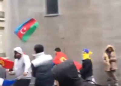 Քրդերը Փարիզում ծեծել են ցուցարար ադրբեջանցիներին, Բեռլինում եւ Շտուտգարտում՝ թուրքերին. տեսանյութ