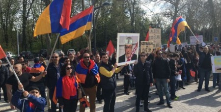 Ստրասբուրգի հայ համայնքը խաղաղ երթով ֆրանսիացիներից պահանջել է դատապարտել Ադբեջանի ագրեսոր քաղաքականությունը