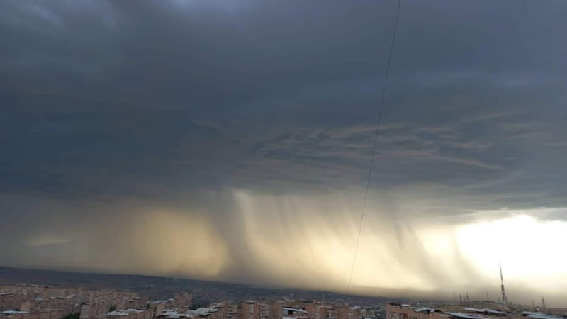 Ինչպիսին էր Երևանի այսօրվա ամպրոպը