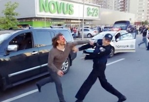 Օլիմպիական չեմպիոնը ծեծկռտուքի է բռնվել ոստիկանների հետ (տեսանյութ)