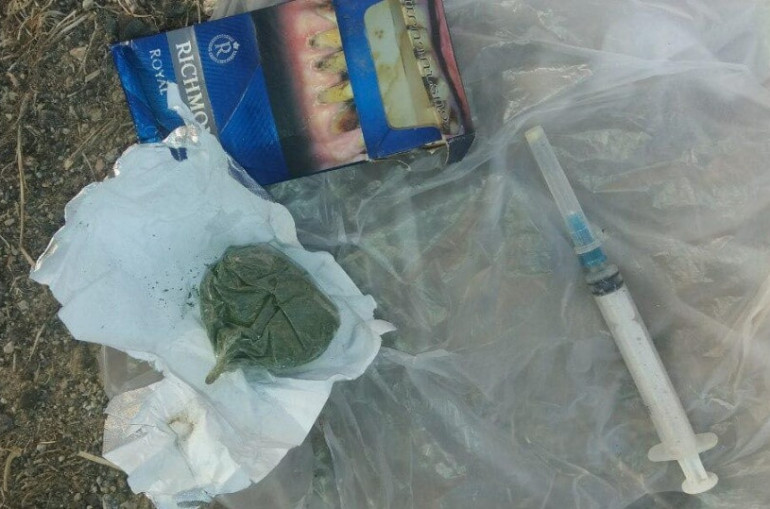 «Նուբարաշեն» ՔԿՀ-ի խցերից մեկում հայտնաբերվել է կանաչ, փոշենման զանգվածով ծխախոտատուփ