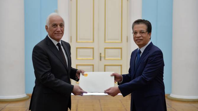 ՀՀ նախագահը և Վիետնամի դեսպանն անդրադարձել են Ադրբեջանի կողմից ծավալված ռազմական գործողություններին