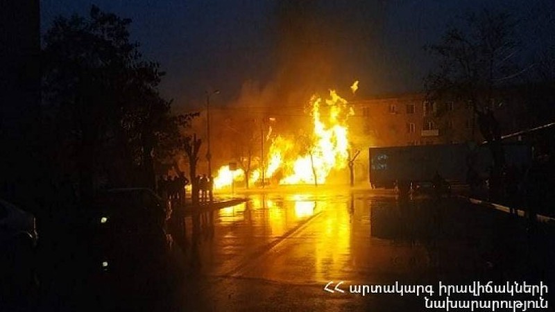 Երևանում  ավտոմեքենան բախվել է հարակից գազատար խողովակին, ինչի հետևանքով հրդեհ է բռնկվել 