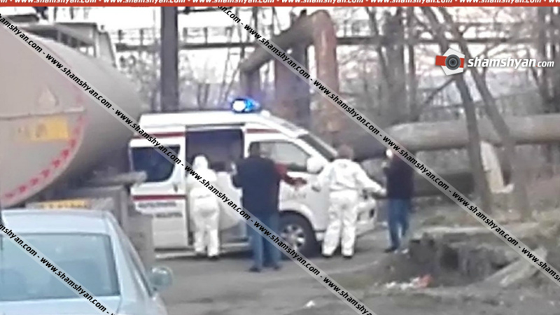 Ինչպես են Երևանում շտապօգնության աշխատակիցներն իրանական համարանիշներով բեռնատարից իջեցնում են վարորդին և դիմակ հագցնում