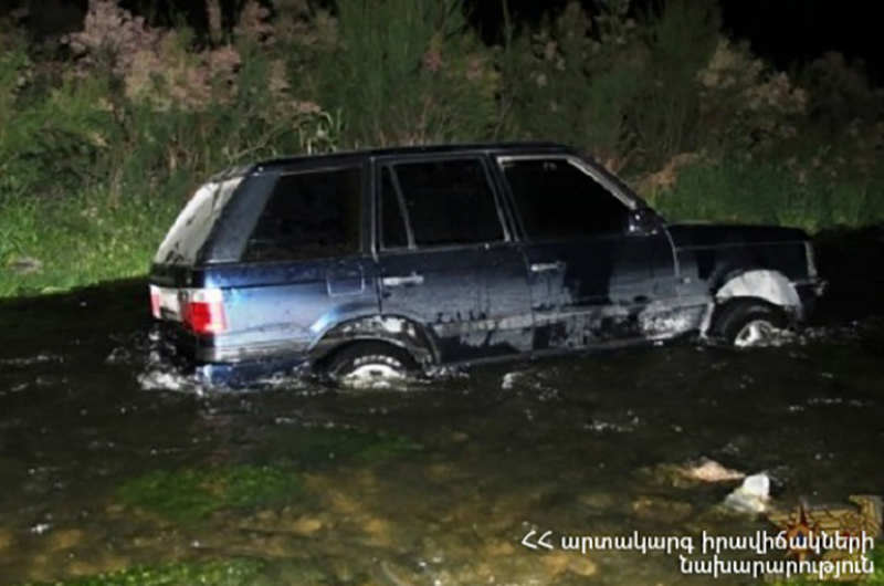 Երևանում՝ Հրազդանի կիրճում, Kia Forte-ն ընկել է գետը. տուժածները լողալով անցել են գետը