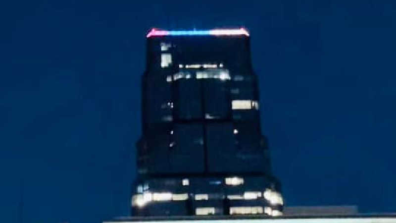Կանզասի ամենաբարձր շենքը լուսավորվել է ՀՀ դրոշի գույներով