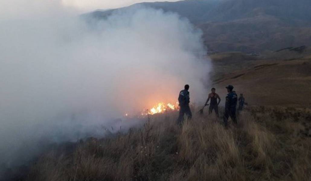 Մեղրի-Ագարակ ավտոճանապարհին մոտ 700 քմ խոտածածկույթ է այրվել