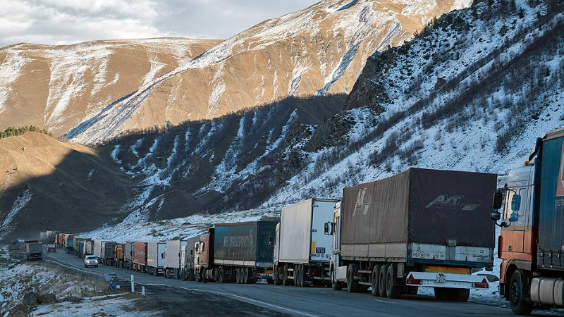 Լարսը փակ է բեռնատարների համար․ ռուսական կողմում կուտակված է 335 բեռնատար