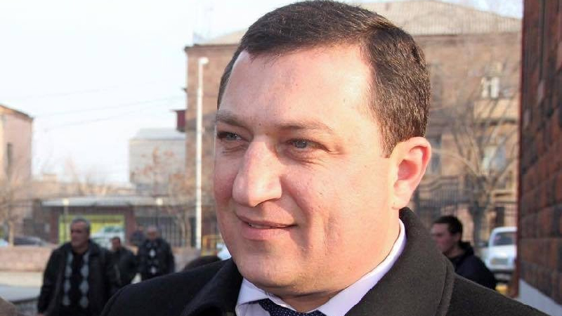 Նվեր Պետրոսյանն ազատվել է փոխվարչապետի խորհրդականի պաշտոնից