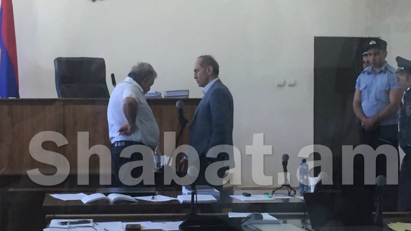 Քոչարյանի և մյուսների գործով դատական նիստը հետաձգվել է․ պաշտպաններից մեկի մոտ կորոնավիրուս է հաստատվել