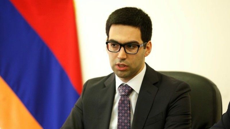 Նախարար Ռուստամ Բադասյանը կորոնավիրուսով վարակված չէ․ խոսնակ