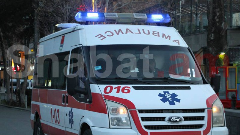 Ավտովթար Երևանում. բախվել են Rover-ը, Opel-ն ու Hyundai Sonata-ն. կա 4 վիրավոր