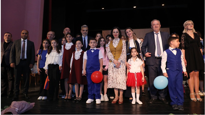Շառլ Ազնավուրի 100-ամյակին նվիրված միջոցառում՝ Արարատի 14 դպրոցների մասնակցությամբ (լուսանկարներ)