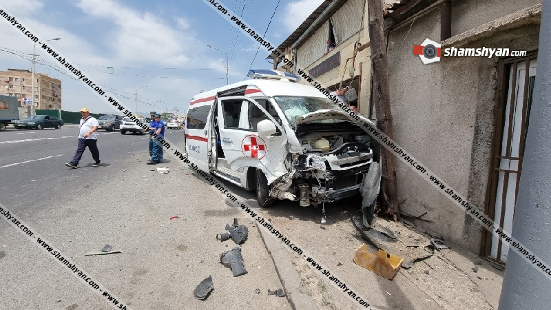 Երևանում բախվել են հիվանդ տեղափոխող շտապօգնության ավտոմեքենան և Opel-ը. կա վիրավոր