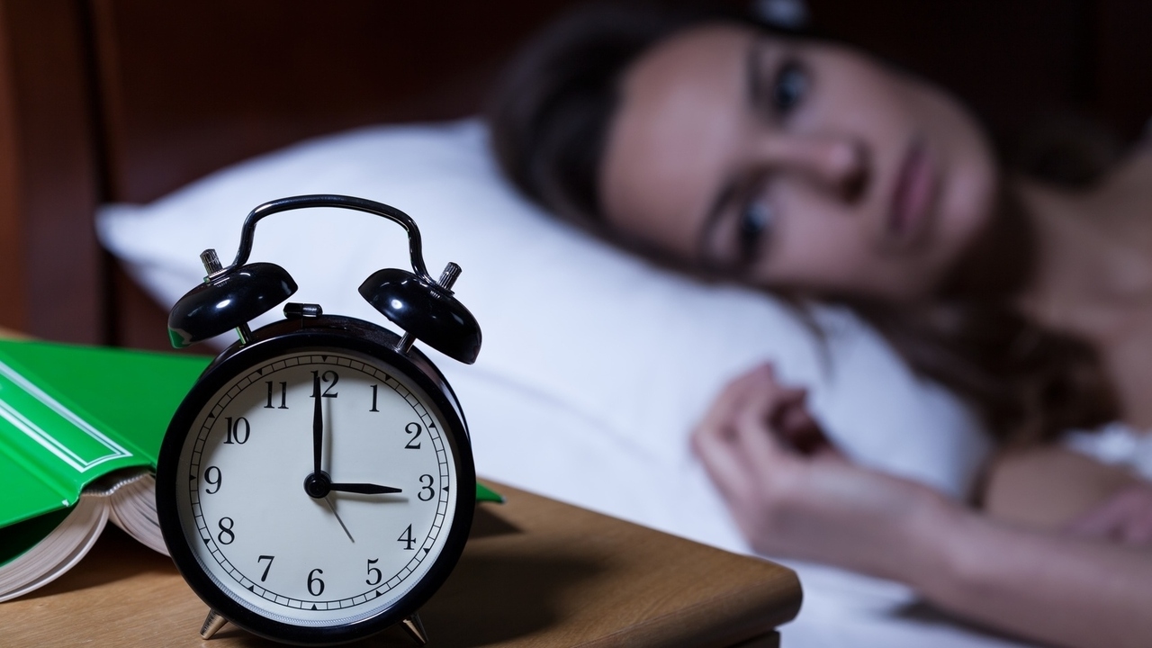 Ինչո՞ւ են մարդիկ անծանոթ տեղում գիշերելիս վատ քնում