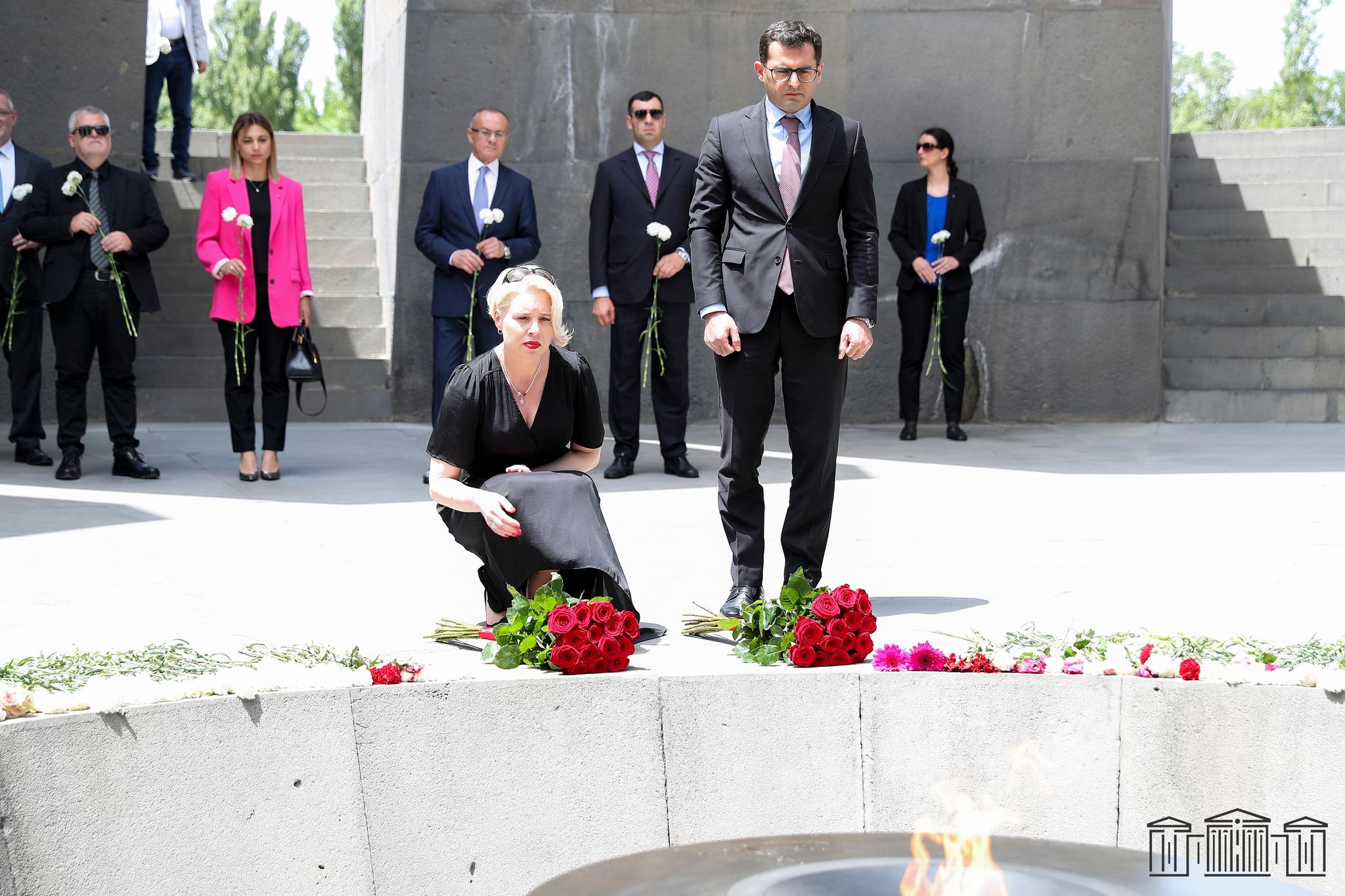 Սլովենիայի ԱԺ-ի նախագահը հարգանքի տուրք է մատուցել Ծիծեռնակաբերդի հուշահամալիրում (լուսանկարներ)