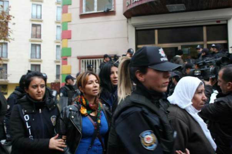 Թուրքիայում հիսուն քուրդ քաղաքական գործիչ է ձերբակալվել մեկ օրում
