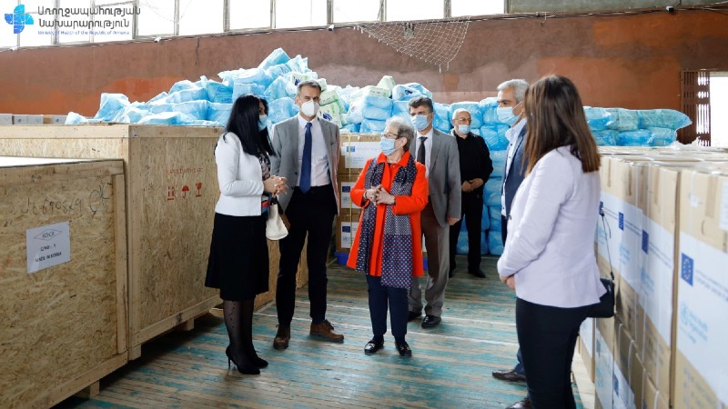 ԵՄ-ն և ԱՀԿ-ն ՀՀ առողջապահության նախարարությանն են նվիրաբերել 100 թթվածնի խտացուցիչ (լուսանկարներ)