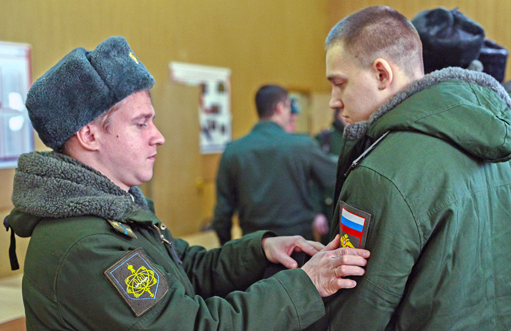 Путин запретил уклонистам работать на госслужбе в течение десяти лет