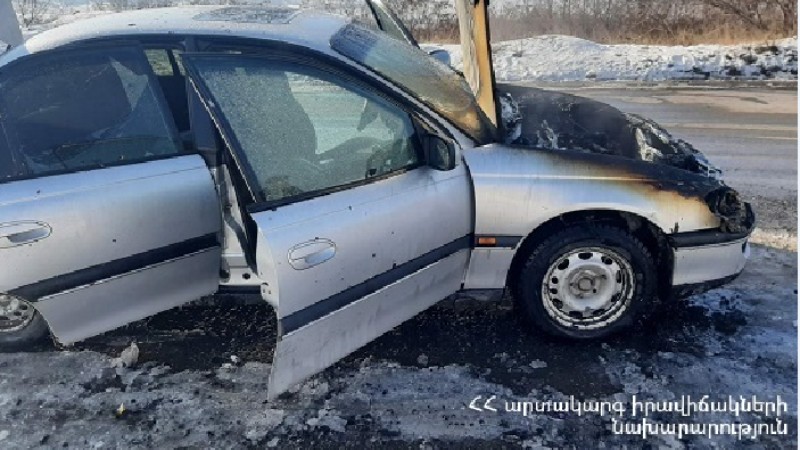 Գյումրիում այրվել է «Opel Omega» մակնիշի ավտոմեքենա․տուժածներ չկան