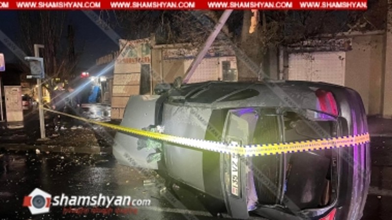 Երևանում 23–ամյա վարորդը Opel-ով բախվել է էլեկտրասյանը, ապա ծառին և կողաշրջվել