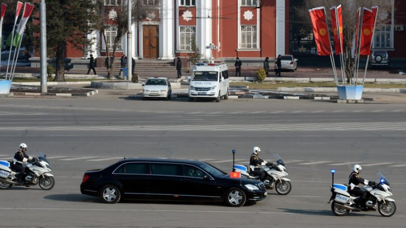 Ղրղզստանի նախագահի ավտոշարասյունը վթարի է ենթարկվել. կա զոհ