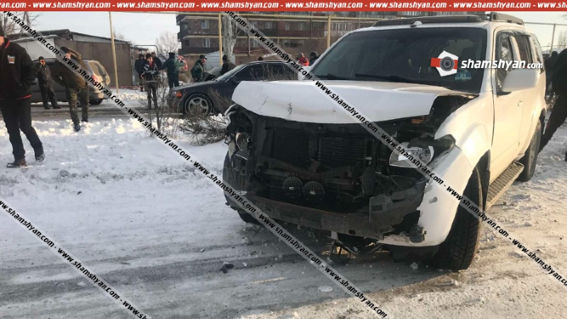 Խոշոր ավտովթար Շիրակի մարզում. «Շիրակ» օդանավակայանի մոտ բախվել են Mercedes-ն ու Nissan Pathfinder-ը. կա 4 վիրավոր