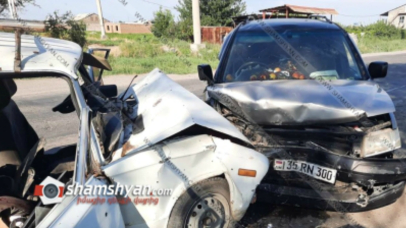 Մասիս-Սայաթ-Նովա գյուղամիջյան ճանապարհին ճակատ-ճակատի բախվել են Mitsubishi Chariot-ն ու ВАЗ 2106-ը. կա 1 զոհ, 2 վիրավոր