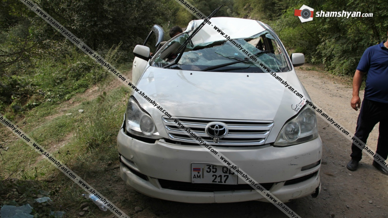 Լոռու մարզում 50–ամյա վարորդի կողմից Toyota Ipsum-ի հրման ժամանակ այն 5 մետր բարձրությունից ընկել է ձորակը. կան վիրավորներ