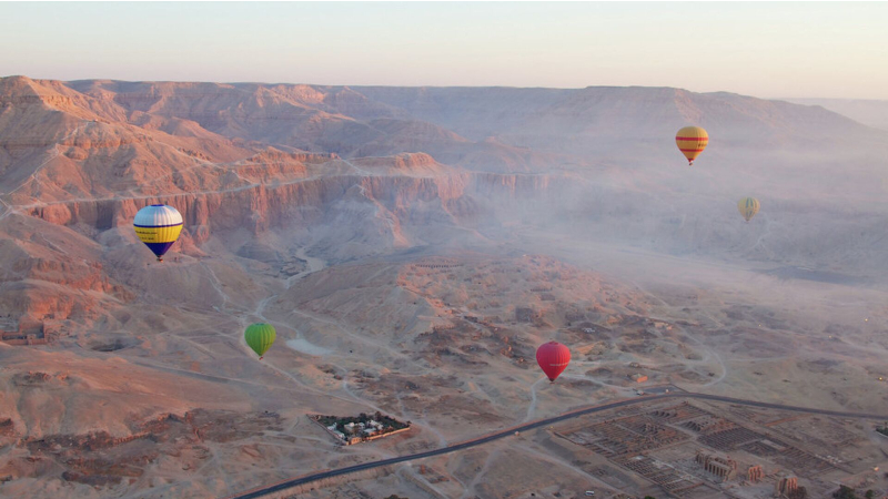 Զբոսաշրջիկներով օդապարիկ է ընկել Եգիպտոսում