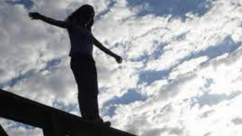 Գյումրիում 18-ամյա աղջիկը կամրջից ցած է նետվել. բժիշկները պայքարում են աղջկա կյանքի համար