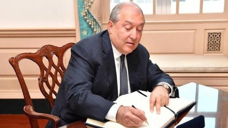 ՀՀ նախագահ Արմեն Սարգսյանը նոր օրենք է ստորագրել