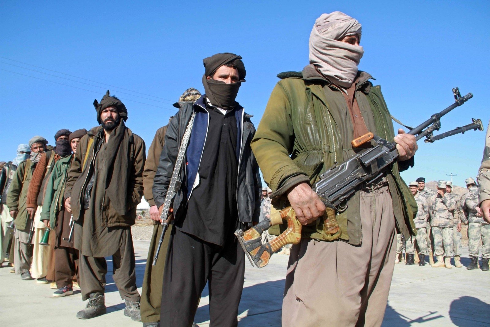 Россия отвергла обвинения в поставках оружия афганским талибам