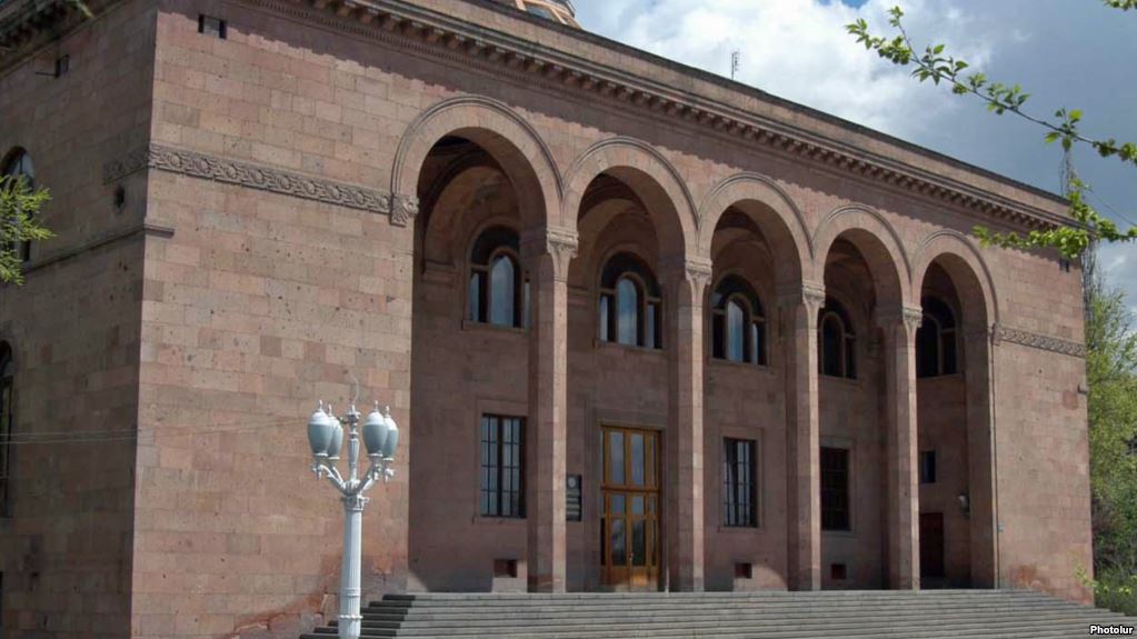 Радик Мартиросян не знает о продаже здания НАН Армении - «Жаманак»