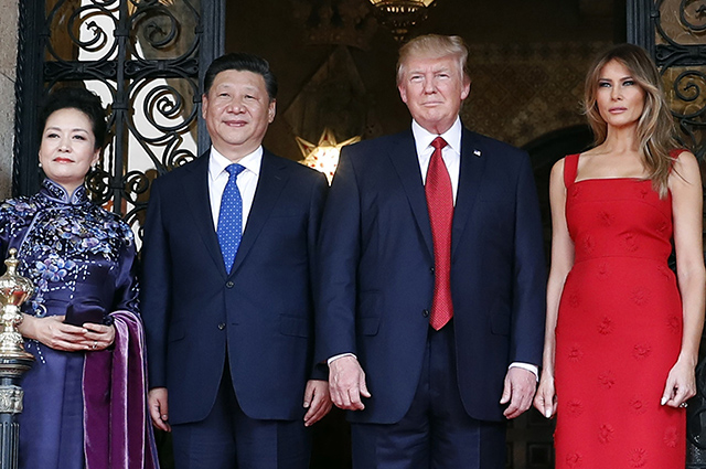Наряд Мелании Трамп на встрече с китайским лидером (фото)