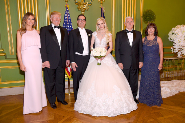 Дональд и Мелания Трамп побывали на свадьбе министра финансов США Стивена Мнучина (фото)