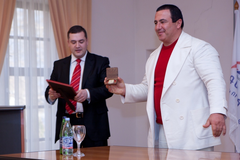 Гагик Царукян не будет участвовать в выборах в составе широкого альянса. «Грапарак» 