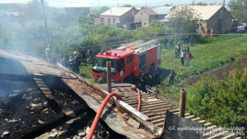 Հրդեհ Շիրակի մարզի Անուշավան գյուղում. ամբողջությամբ այրվել է տան տանիքը