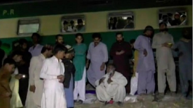 Պակիստանում գնացքը բախվել է ավտոբուսին. կա առնվազն 30 զոհ