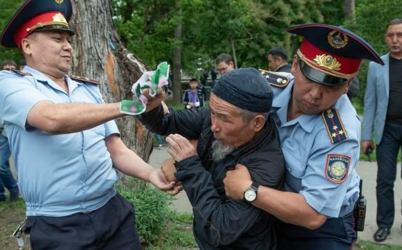 Ղազախստանում ընտրությունների օրը 500 մարդ է ձերբակալվել