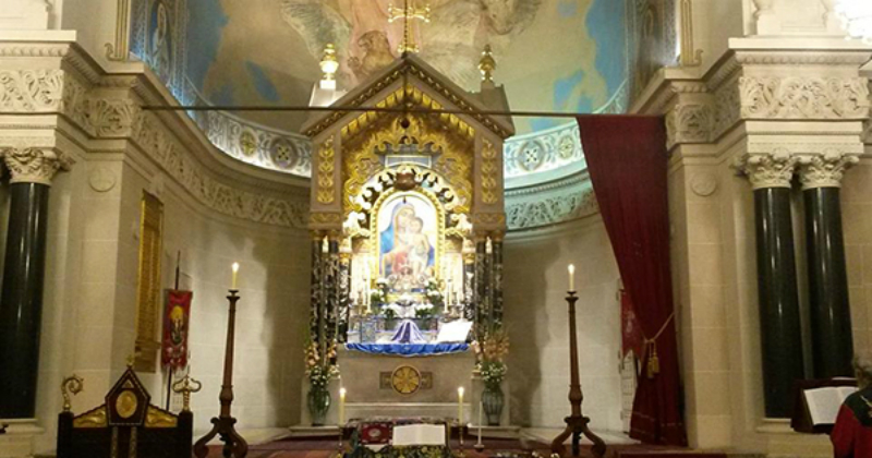 Փարիզի Սուրբ Հովհաննես Մկրտիչ տաճարում  Փաշինյանը մասնակցեց Ազնավուրի հոգեհանգստի կարգին
