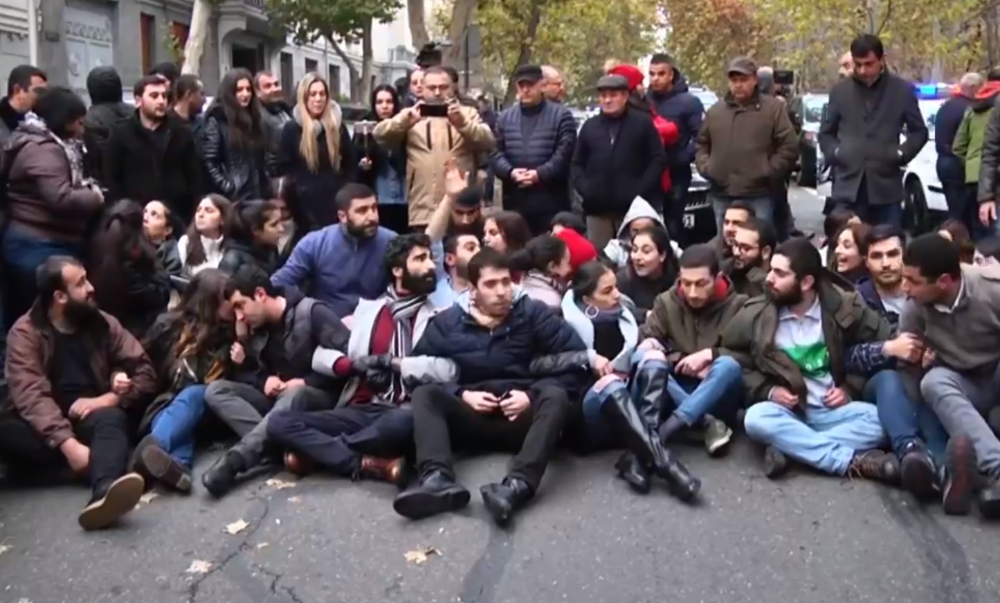 ՀՅԴ երիտասարդները փակել էին Վազգեն Սարգսյան փողոցը. կան բերման ենթարկվածներ