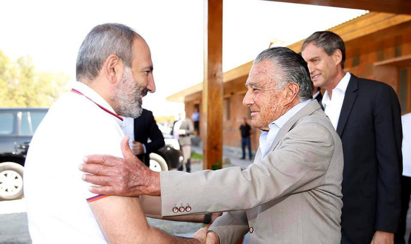 Նիկոլ Փաշինյանն այցելել է Էդուարդո Էռնեկյանին պատկանող «Տիեռաս դե Արմենիա» տնտեսություն