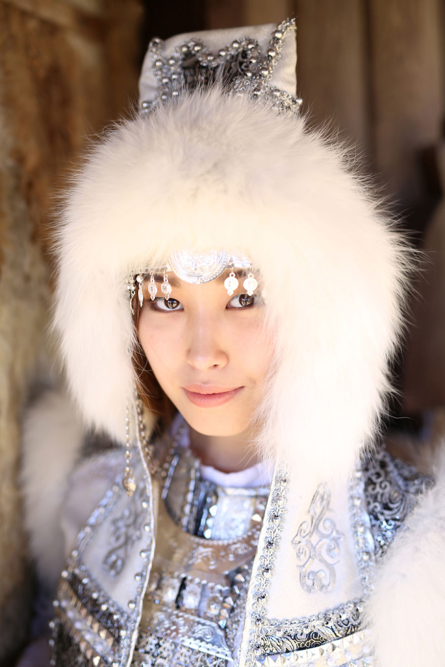 35-Portraits-Of-Amazing-Indigenous-People-of-Siberia-From-My-The-World-In-Faces-Project-5947694643a77__880.jpg
