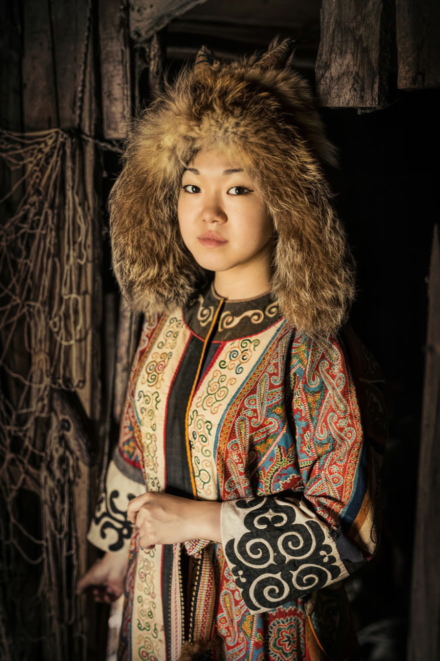 35-Portraits-Of-Amazing-Indigenous-People-of-Siberia-From-My-The-World-In-Faces-Project-59476ed28cfd6__880.jpg
