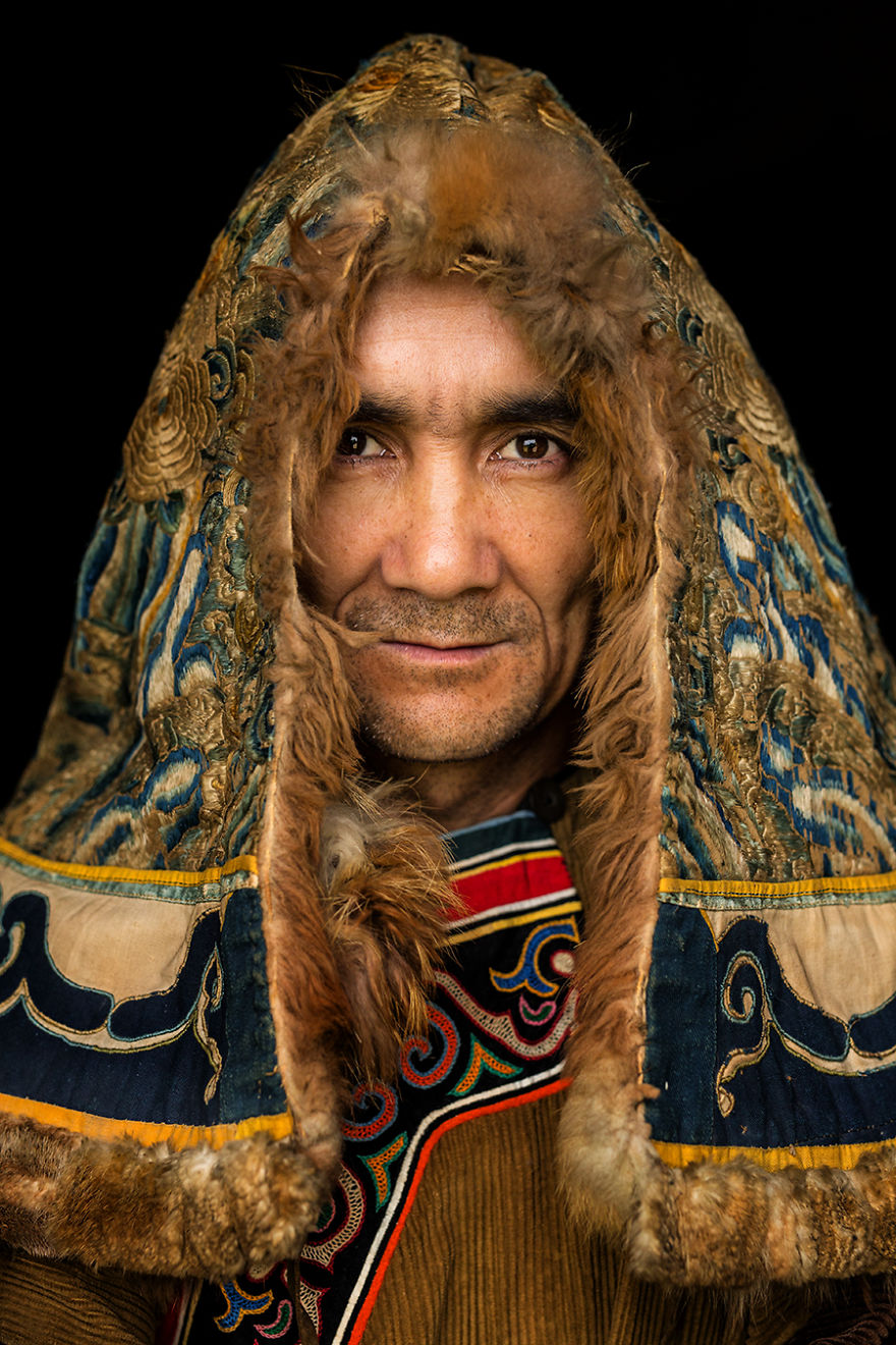 35-Portraits-Of-Amazing-Indigenous-People-of-Siberia-From-My-The-World-In-Faces-Project-5947895c74425__880.jpg