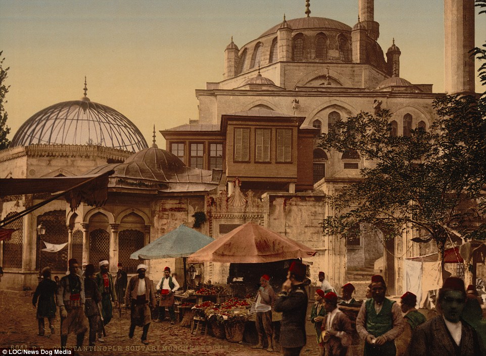 3D70CAAA00000578-4241888-A_mosque_and_street_in_the_Scutari_district_of_Constantinople_in-m-82_1487594462384.jpg